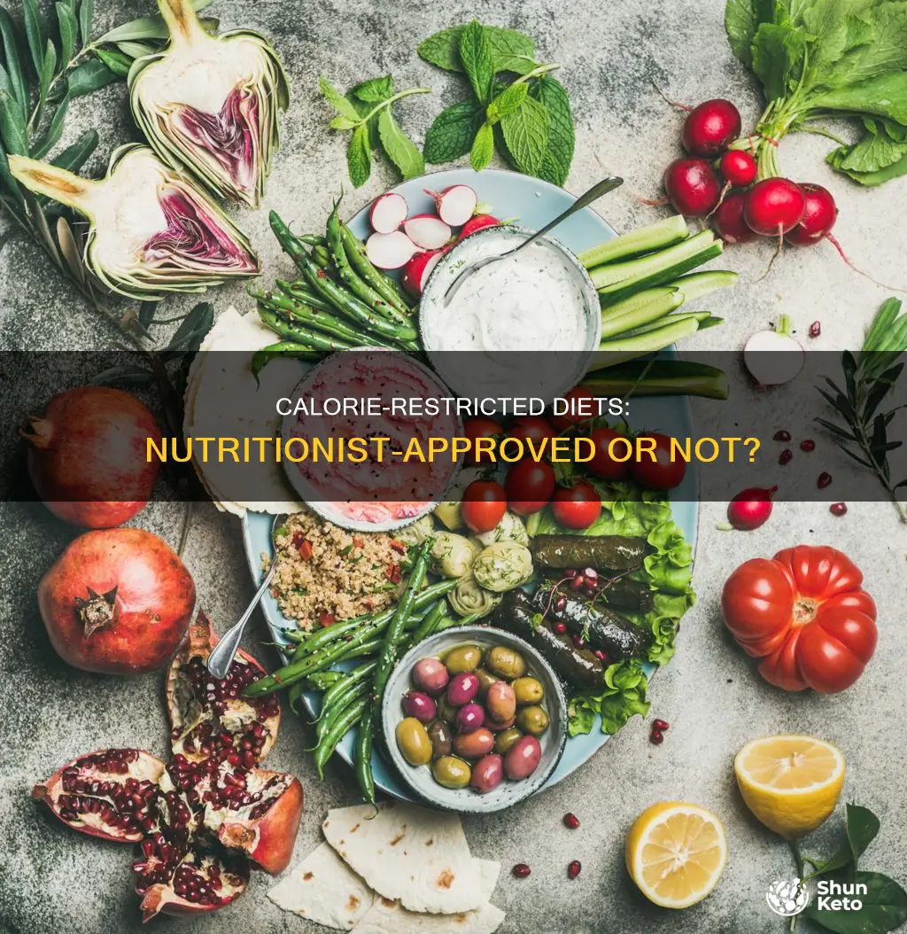 what do nutritionists say about 800 calorie day diet
